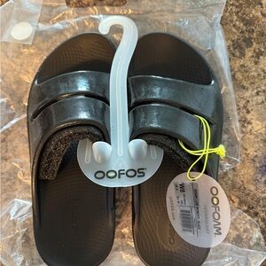 OOFOS Black Slide Sandals | OoAhh Luxe Womens 8